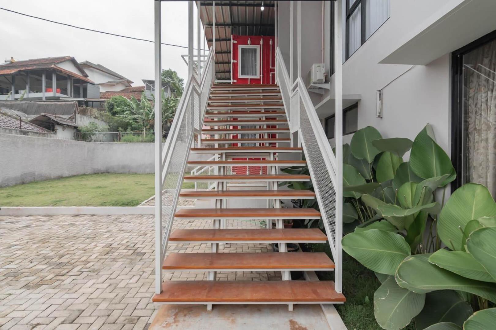 Reddoorz Plus Near Lembang Park & Zoo ภายนอก รูปภาพ